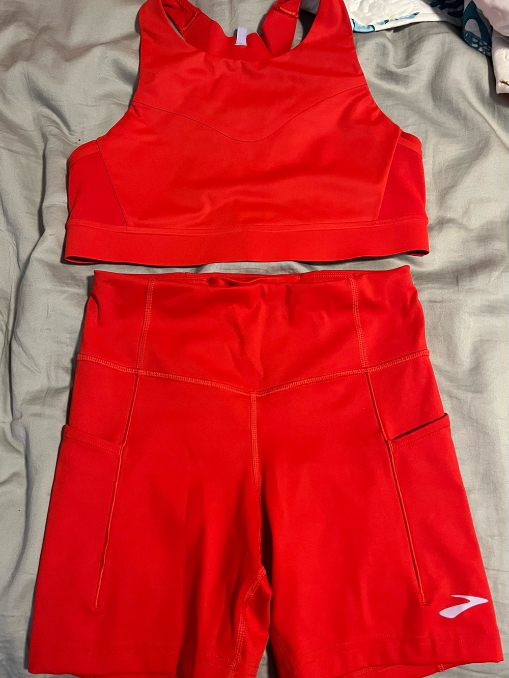 Brooks Women's Red High-Rise Pocket Small Shorts and long line sports bra 34C/D!